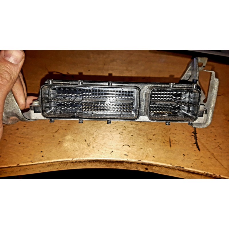 TOYOTA AVENSIS 2.0 D-4D ECU DZINĒJA VADĪBAS BLOKS (2010) 89661-05D22 / MB275900-1921