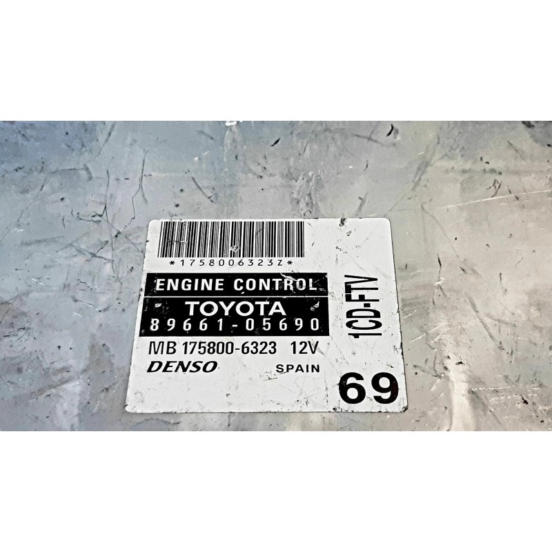TOYOTA DZINĒJA VADĪBAS BLOKS (ECU) 89661-05690 MB175800-6323